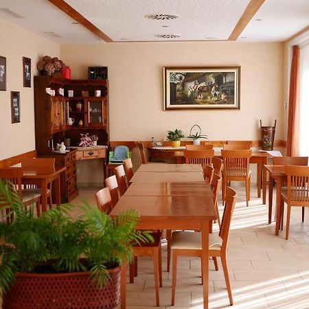 Montricher Auberge Aux Deux Sapins מראה חיצוני תמונה