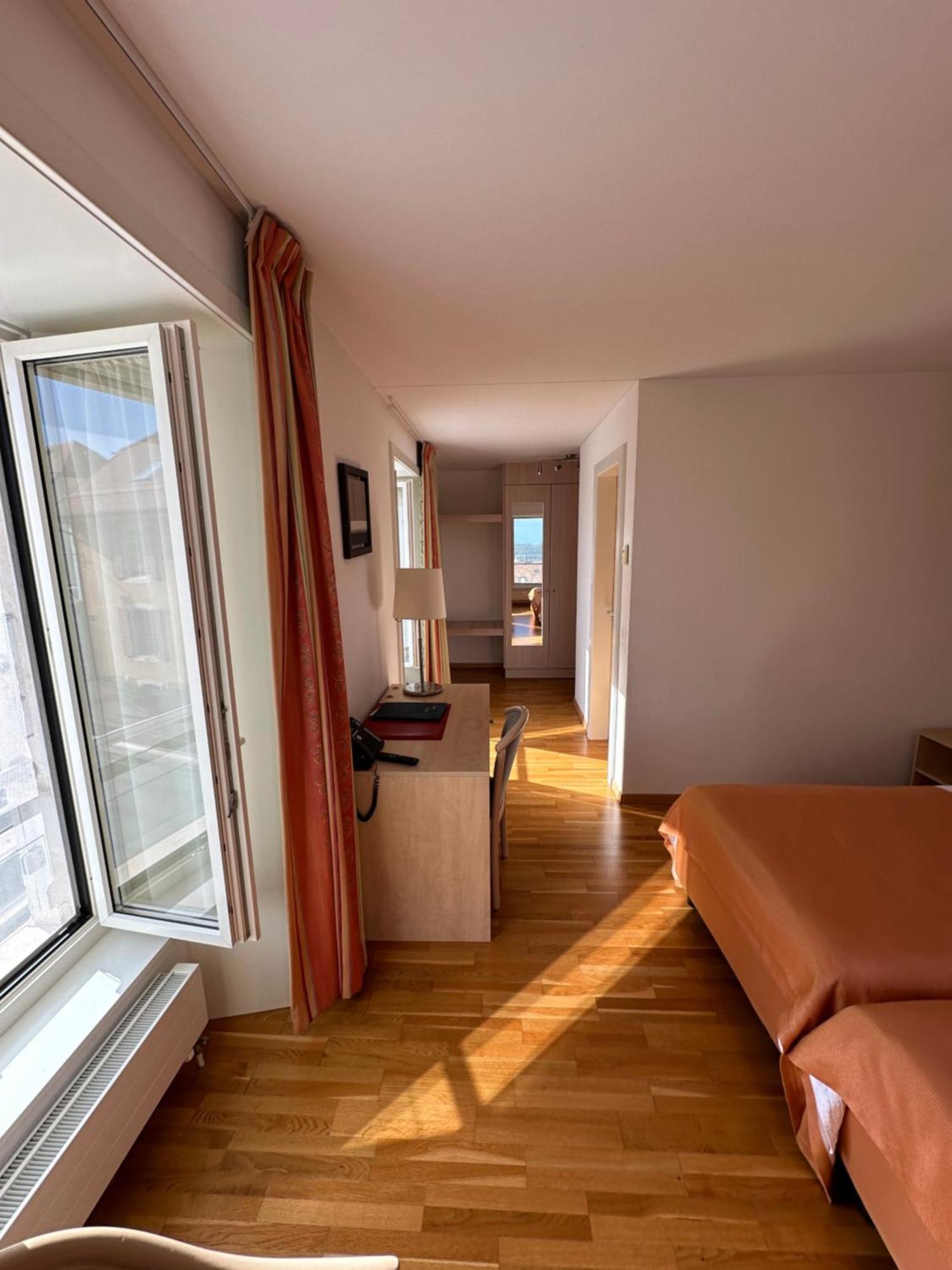 Montricher Auberge Aux Deux Sapins מראה חיצוני תמונה