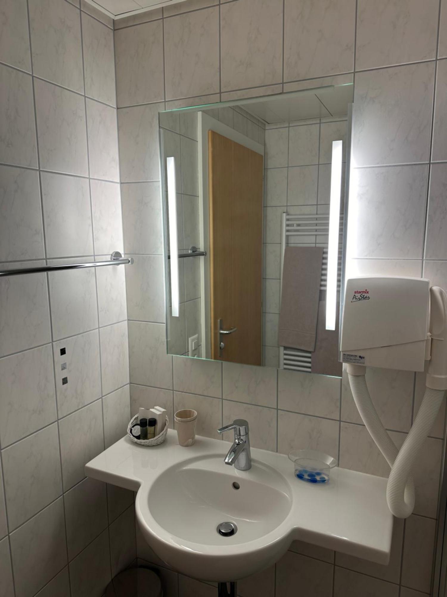 Montricher Auberge Aux Deux Sapins מראה חיצוני תמונה