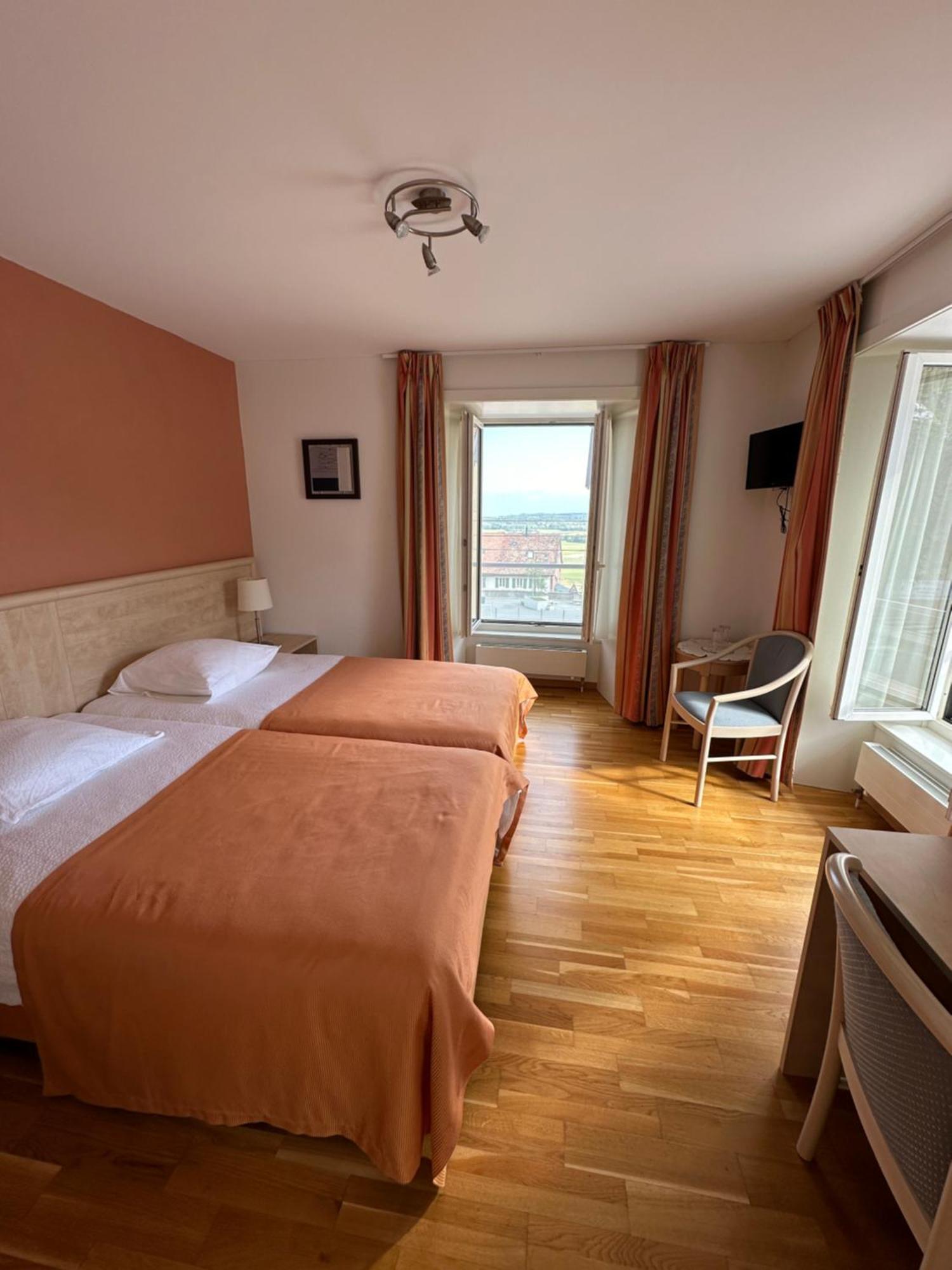 Montricher Auberge Aux Deux Sapins מראה חיצוני תמונה