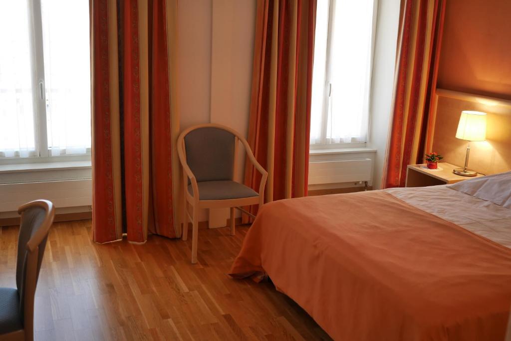 Montricher Auberge Aux Deux Sapins חדר תמונה