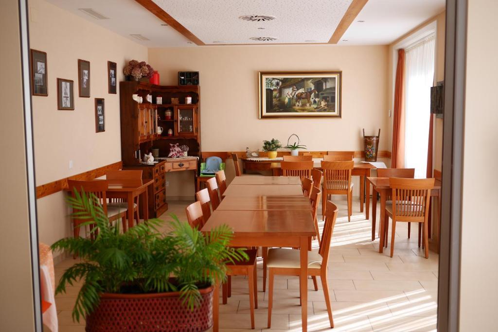 Montricher Auberge Aux Deux Sapins מראה חיצוני תמונה