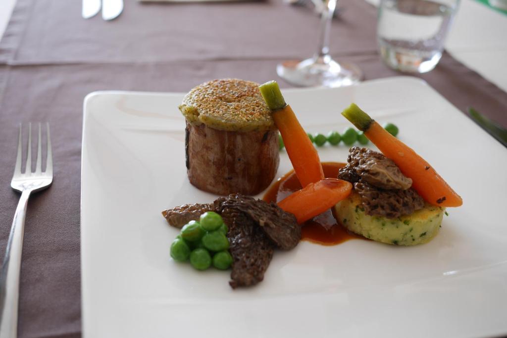 Montricher Auberge Aux Deux Sapins מראה חיצוני תמונה